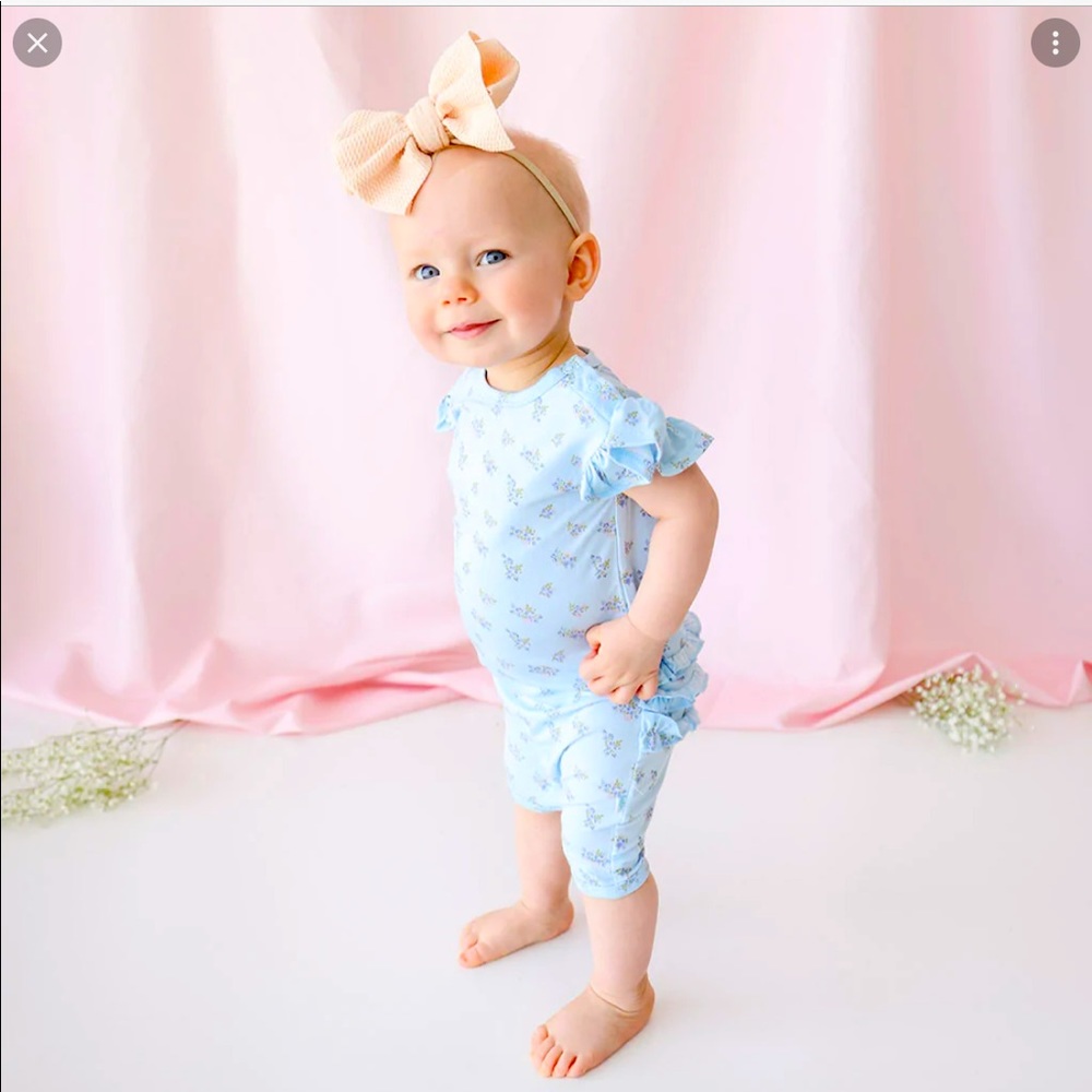 Posh peanut ruffled sleeves and bum cap sleeve Romper SZ 0-3M